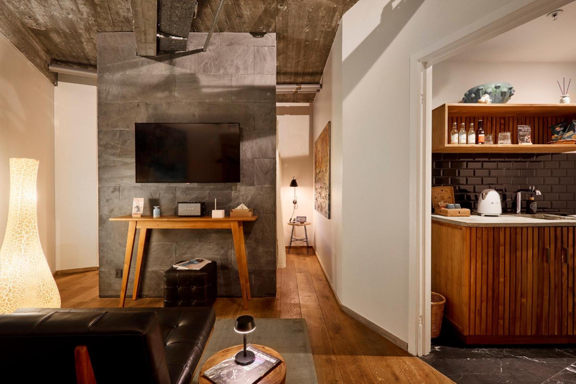 Manon Les Suites Guldsmeden Koppenhága Kültér fotó A room at the Standard East Village