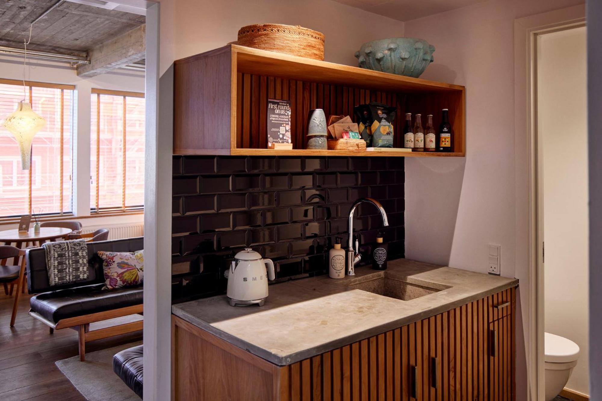 Manon Les Suites Guldsmeden Koppenhága Kültér fotó A wet kitchen in a private home